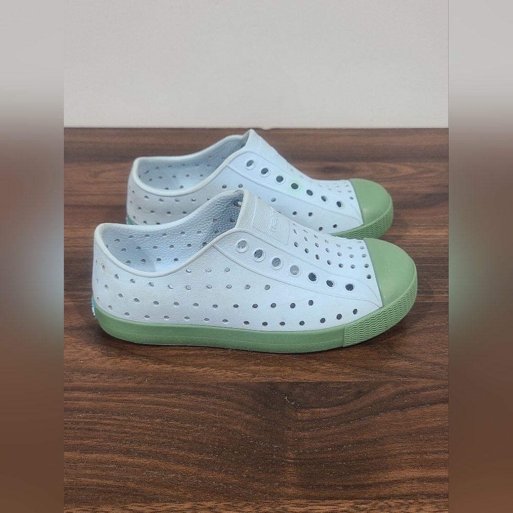 💚💙Native Shoes, Child Size 11 (c11)💙💚